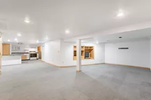 2526 W Dunwood Rd, Glendale, WI 53209 - Photo 21