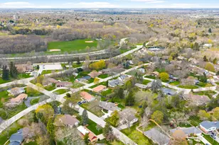 2526 W Dunwood Rd, Glendale, WI 53209 - Photo 27