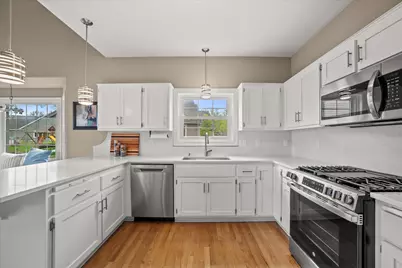 12355 W Whitaker Ave, Greenfield, WI 53228 - Photo 9
