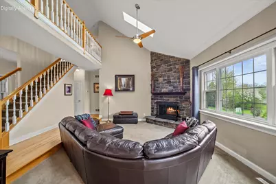 12355 W Whitaker Ave, Greenfield, WI 53228 - Photo 17