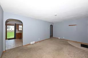 2627 S 75th St, West Allis, WI 53219 - Photo 9