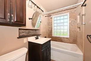 2627 S 75th St, West Allis, WI 53219 - Photo 15