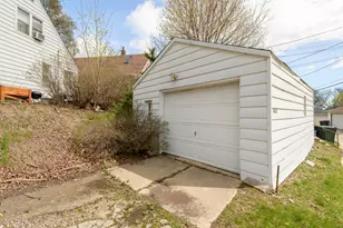7139 W Beloit Rd, West Allis, WI 53219 - Photo 19