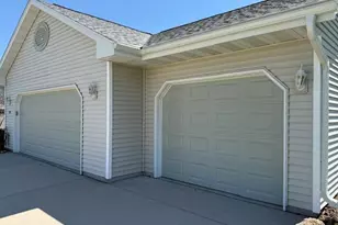204 Wollet Dr, Fort Atkinson, WI 53538 - Photo 35