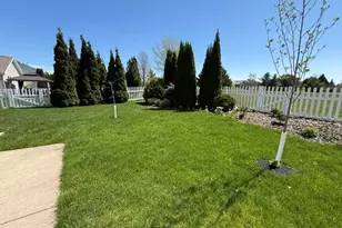 204 Wollet Dr, Fort Atkinson, WI 53538 - Photo 13