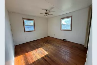 8208 W Keefe Ave, Milwaukee, WI 53222 - Photo 9