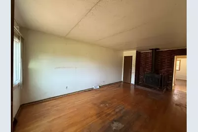 8208 W Keefe Ave, Milwaukee, WI 53222 - Photo 3
