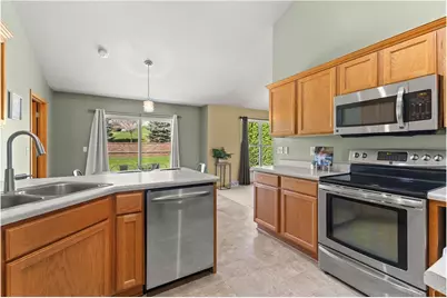 226  Reeds Dr, West Bend, WI 53095 - Photo 9
