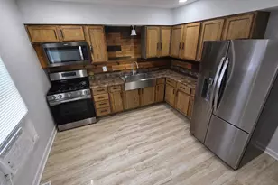 307 Stone St, Beaver Dam, WI 53916 - Photo 3