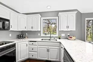 225 Ridge Line Rd, Racine, WI 53105 - Photo 11