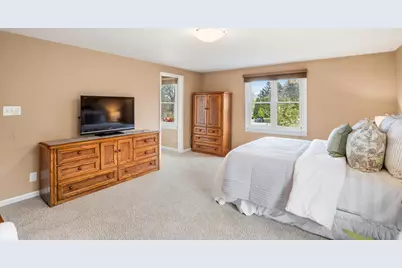 340 W Indian Creek Ct, Fox Point, WI 53217 - Photo 23