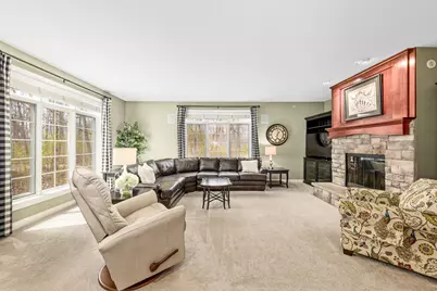 5925 S Conservancy Dr, New Berlin, WI 53151 - Photo 9