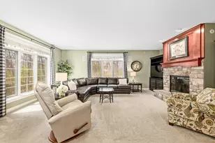 5925 S Conservancy Dr, New Berlin, WI 53151 - Photo 9