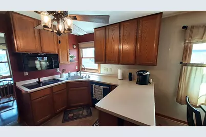 15415 W Fenway Dr, New Berlin, WI 53151 - Photo 3
