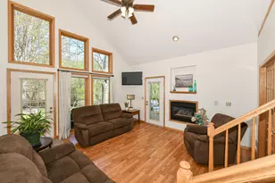 2409 Fox River Pkwy, Waukesha, WI 53189 - Photo 5