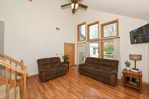 2409 Fox River Pkwy, Waukesha, WI 53189 - Photo 7