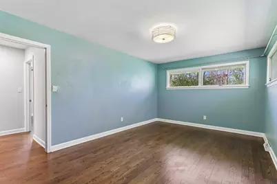 12024 W Woodcrest Cir, Franklin, WI 53132 - Photo 11