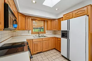 21715 Hillcrest Dr, Brookfield, WI 53186 - Photo 15