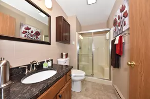 810 Rockingham Ct, West Bend, WI 53090 - Photo 17