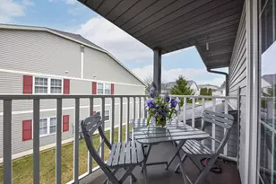 810 Rockingham Ct, West Bend, WI 53090 - Photo 11