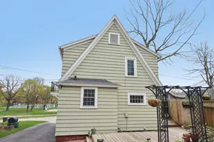 208 Oakland Ave, Waukesha, WI 53186 - Photo 23