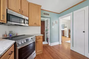 208 Oakland Ave, Waukesha, WI 53186 - Photo 13