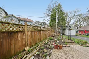 208 Oakland Ave, Waukesha, WI 53186 - Photo 33