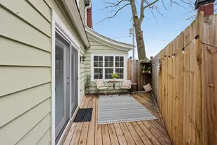 208 Oakland Ave, Waukesha, WI 53186 - Photo 3