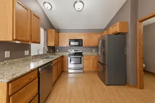 885 Cumberland Ln, Port Washington, WI 53074 - Photo 9