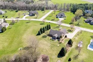 210 Hunters Xing S -, Slinger, WI 53086 - Photo 11