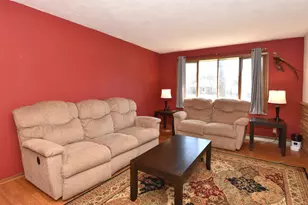 5132 S King Arthurs Ct, Greenfield, WI 53221 - Photo 15