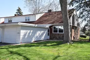 5132 S King Arthurs Ct, Greenfield, WI 53221 - Photo 25