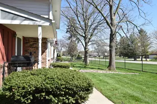 5132 S King Arthurs Ct, Greenfield, WI 53221 - Photo 27