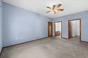 N55W17164 Ravenwood Dr, Menomonee Falls, WI 53051 - Photo 23