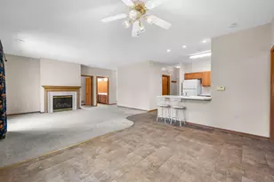 N55W17164 Ravenwood Dr, Menomonee Falls, WI 53051 - Photo 13