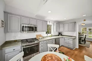 2162 N 74th St, Wauwatosa, WI 53213 - Photo 15