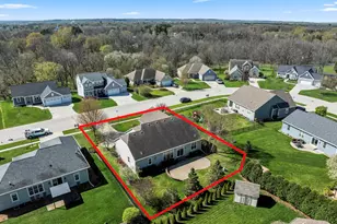2844 Oakmont Dr, East Troy, WI 53120 - Photo 41