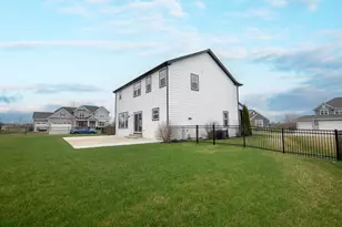 19677 Yorktown Pl, Bristol, WI 53104 - Photo 9