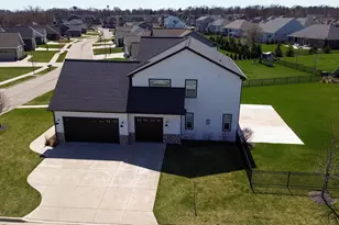 19677 Yorktown Pl, Bristol, WI 53104 - Photo 7
