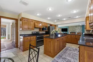 4550 W Thorncrest Dr, Franklin, WI 53132 - Photo 13