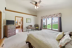 W136N6719 Claas Rd, Menomonee Falls, WI 53051 - Photo 17