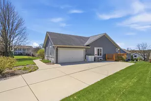 W136N6719 Claas Rd, Menomonee Falls, WI 53051 - Photo 39