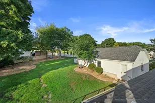 N86W16387 Appleton Ave, Menomonee Falls, WI 53051 - Photo 31