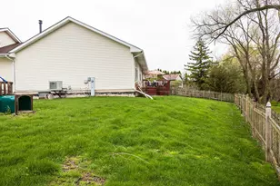 1404 Willow Ln, Harvard, IL 60033 - Photo 11