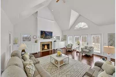 13300 N Silver Fox Dr, Mequon, WI 53097 - Photo 9