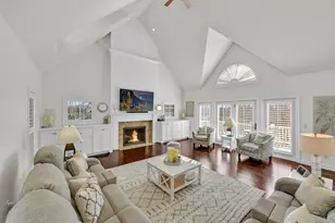 13300 N Silver Fox Dr, Mequon, WI 53097 - Photo 9