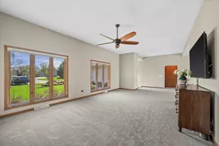 209 Green Valley Dr, Racine, WI 53406 - Photo 7