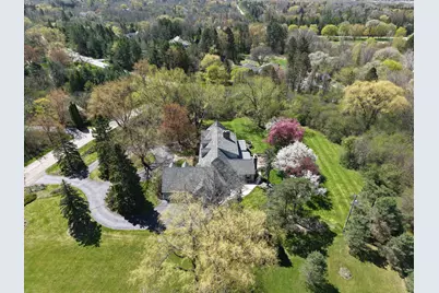 9731 N Hilltop Ln, Mequon, WI 53092 - Photo 7
