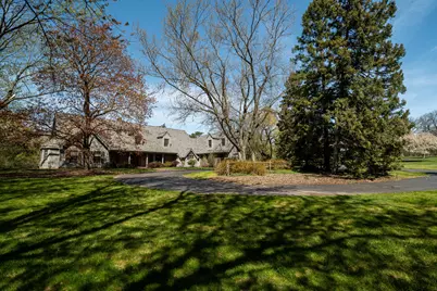 9731 N Hilltop Ln, Mequon, WI 53092 - Photo 3