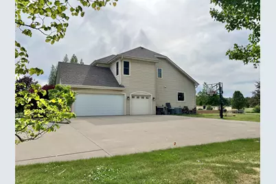 15328  Kingston Way, Racine, WI 53126 - Photo 11